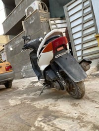 دراجه سكنس كوري 140 خير من الله مبدل بيها بس زنجيل ما مفتوحه عده زنجيل...