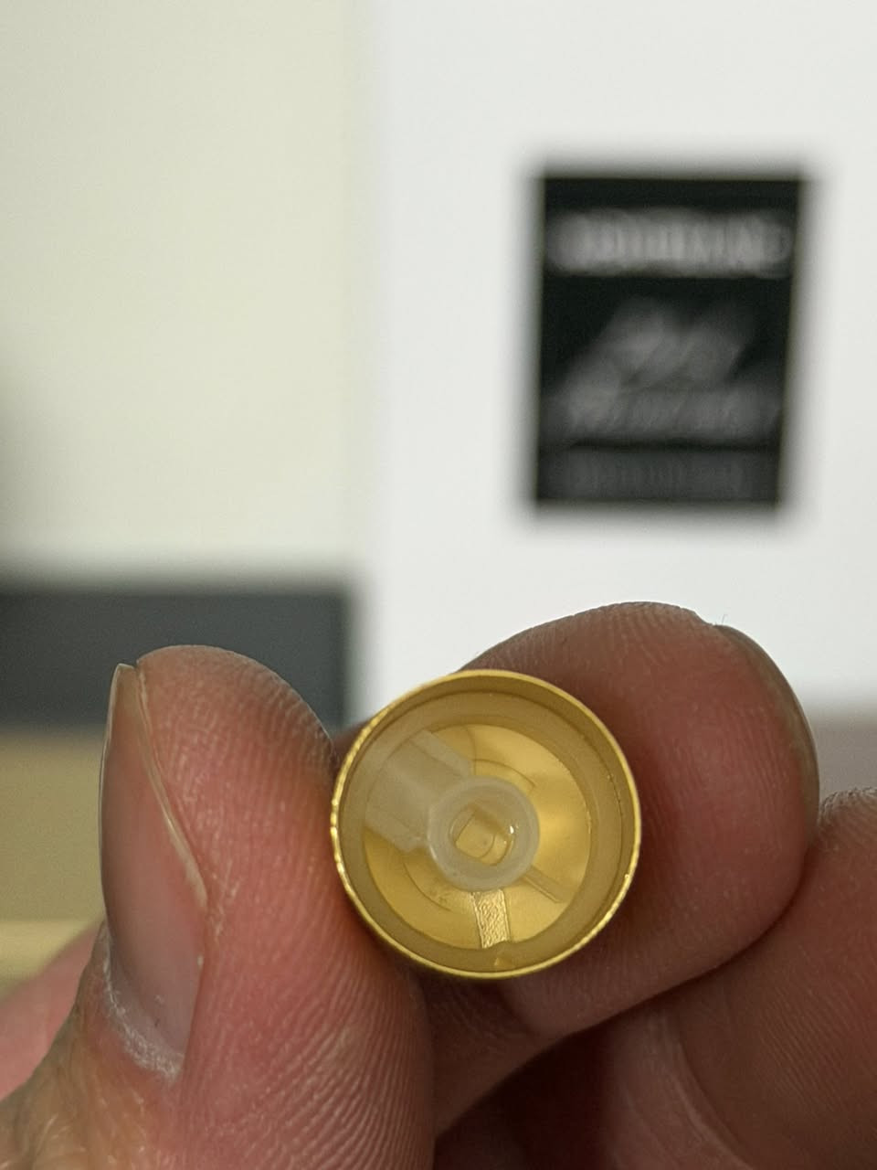 نيشان اصلي نسخه قديمه تركيزة عالي واداء فوق الممتاز
95 مل مصدر موثوق الاغا للعطور 

اريد اراوس بهبسكس او مونيكال او عطر بي ورد وعنبر حسب الماركة اراوس


**إذا كنت صاحب هذا الإعلان وتريد حذفه لأي سبب، رجاءا أرسل رسالة إلى الدعم الفني**