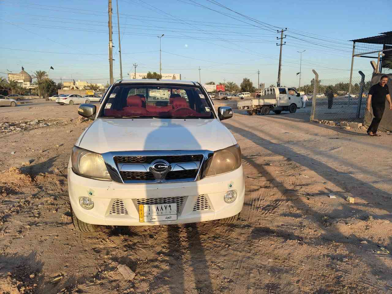 السلام عليكم بيكم كنوه وجه فلاونزه موديل 2013 سنويه لل28رقم نجف السياره مال جناي تخم تاير جديد كير محرك اكسل حداديه كله مشروط تبريد شغال السياره مابيهة خياس واحلا من الصور السعر 63وبيهة مجال بسيط للاستفسار ***********
