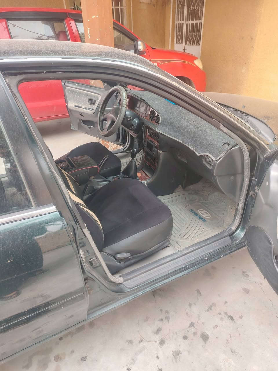 ألسلام عليكم سونتا 2/  1994 رقم ديالئ انكليزي باسمي المكان ديالى خان بني سعد 
هزه جديده / سعره 45 بي مجال بسيط 
رجاءا الي مايعرف بيهن لا يعلق بكيفه الوك مالته حته 55 واكو 30 موجود كلشي بسوك 
بيه تنقيص فقط مأثر عليه 
ترايك 180 / سيارة خير من الله 
تدفئه نار تبريد ثلج 🥶
 مصبوغه صبغ عام / كهرباءيات كلهن شغالات
كلوب البوب كلوب الصندوق عالي ناصي كلهن شغالات 
صدره نضيف كلش
تدفئه نار / تبريد ثلج 🥶
غرفته جديده دوشمه جديده تنته كاعيه جلد 
راديو شاشة بلوتوث سماعات كلش عاليه 
تايرات جدد 
نواقصه فقط تنقص ودعاميه الأمامية شويه مكسوره من جوه مامبينه وجاملغ الأيسر شويه مكشر صبغ مالته
***********
