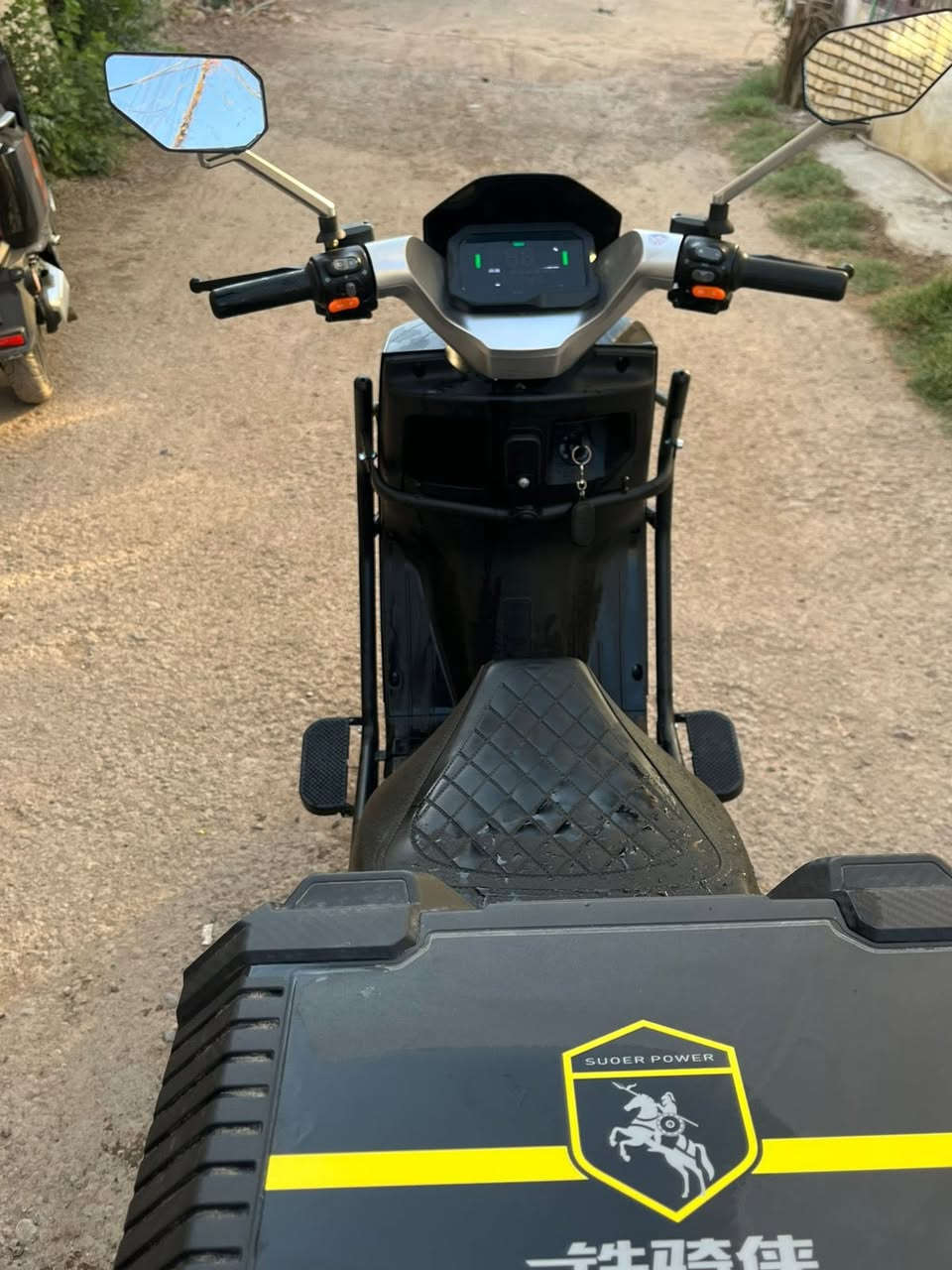 سلام عليكم خوان دراجة للبيع ولله اخذتهة جديدة مصالهة  شهر عندي وريد ابيعهة متوزي 850وبيهة مجال لشراي *********** مكاني لكاضمية طي
