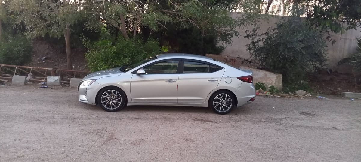 السلام عليكم
الإنتره البيع سياره خير من الله ماناقصه برغي 

الضرر الجنطه شي خفيف الجنطه مصبوغه فقط 

السياره وارد امريكي 

تخم تاير جديد باتري جديد 

تحويل مباشر 

مكان سامراء 

السعر 145ورقه 

رقم الهاتف ***********
موديل 2020
