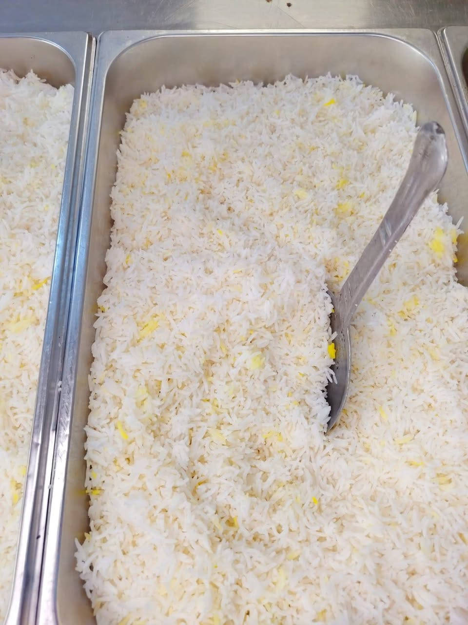 مطبخ تينه طبخ بيت بكادر نسائي متخصص 
وجبة غداء الاثنين
تشريب لحم صينيه ١٢ نفر ب٦
مطبك دجاج صينيه ١٠ نفر ٥
تمن وباميه صينيه ٦ نفر ٣
تمن وتبسي صينيه ٦ نفر ٣
تمن وفاصوليه صينيه ٦ نفر ٣
تمن وطرشانه صينيه ٦ نفر ٣
عنوان المطعم / حي الضباط مقابيل كهربائيات ضوء القمر للحجز والاستفسار الاتصال على ***********
