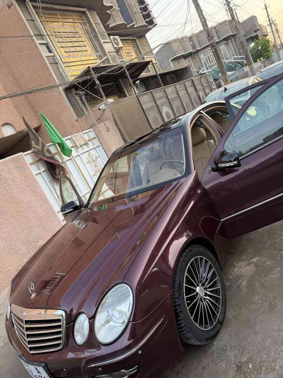 السلام وعليكم مارسدس 211     ٢٠٠٨  350 فول الفول كفاله عامه من كلشي جديده بمعنى الكلمه  
أريد مراوس بمارسدس ام عيون موديل ٢٠٠٠ كون جديده ناشفه أو مارسدس رئاسي هم جديده    مكان بغداد *********** موجود واتساب
