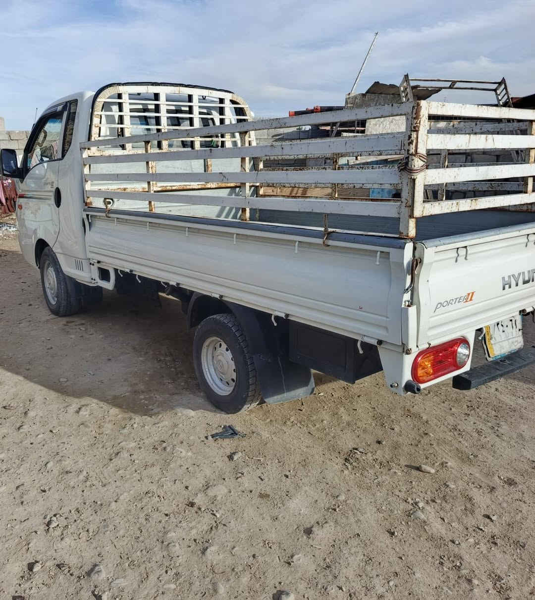 السلام للبيع كيا بورتر موديل 2008 رقم صلاح الدين ألماني السنويه نافذه 2018 سنويه عضم شرط التحويل ومصاريف التحويل عليه اني ادفعها السيارة جديده مكفوله من كلشي صبغ شرط عدا الهلالات كير مكينه شرط الفحص جدد تخم تاير جديد صدر جديد سيارة جديده بلاديه مكفوله من كلشي عل فحص السعر 95 وبيها مجال بسيط للشراي العنوان سامراء الشراي يراسل الصفحه خاص تحياتي


**إذا كنت صاحب هذا الإعلان وتريد حذفه لأي سبب، رجاءا أرسل رسالة إلى الدعم الفني**