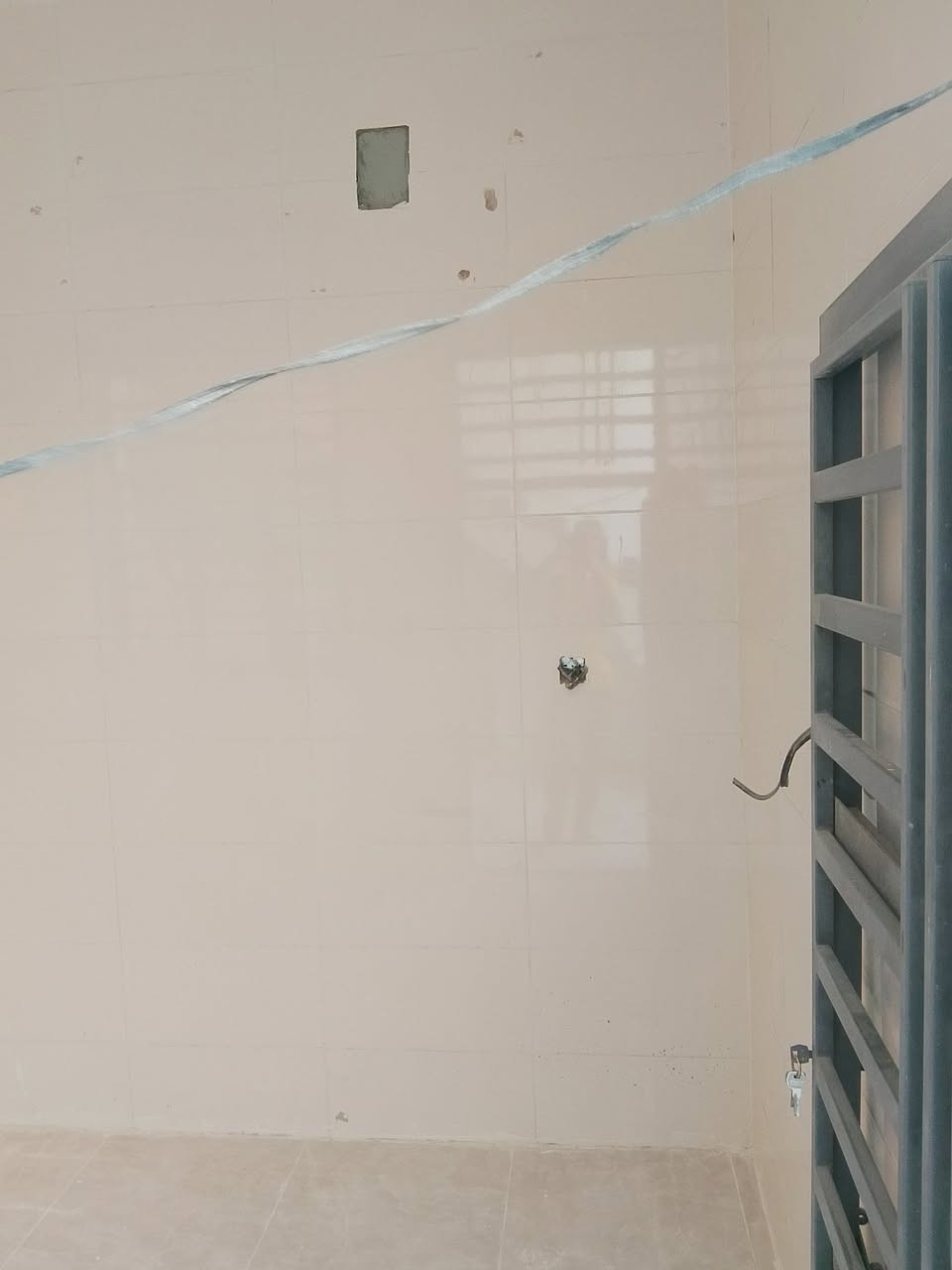 السلام عليكم كادر سرميك جدران ارضيات بورسلين مرمر كاشى درجه اولى اسعار مناسبة ***********وتس
