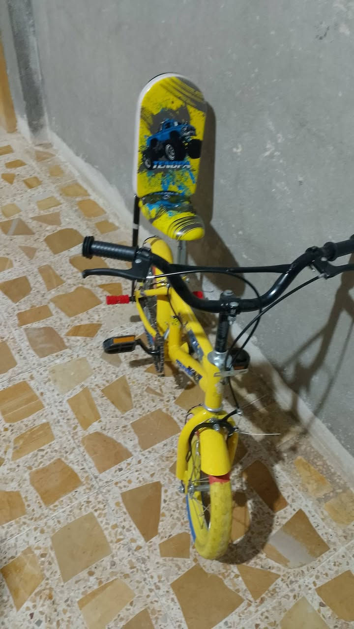 بايسكل لبيع اومروس  حجم12يريد  يتواصل على هده لرقم0788296657


**إذا كنت صاحب هذا الإعلان وتريد حذفه لأي سبب، رجاءا أرسل رسالة إلى الدعم الفني**