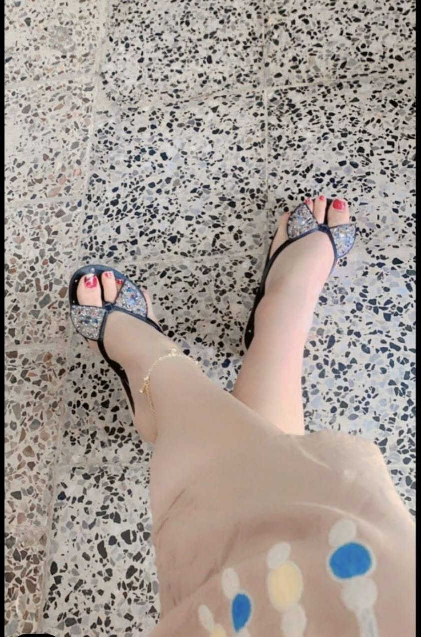 عصارة كرم جي الايرانية إلاصليه 💯 😍
لمعالجة تشققات الاقدام و اليدين ✅
تكدرون تستخدموها للاكواع ايضاً نعومه وتنطي بياض 
ومعالجة بنفس الوقت والحلو نتائجها مضمونه 💯
المستخدمها اكيد يعرف نتائجها 

الاصلية أكيد 💯
 السعر  قطعتين ب 10
سعر قطعه ب 8


**إذا كنت صاحب هذا الإعلان وتريد حذفه لأي سبب، رجاءا أرسل رسالة إلى الدعم الفني**