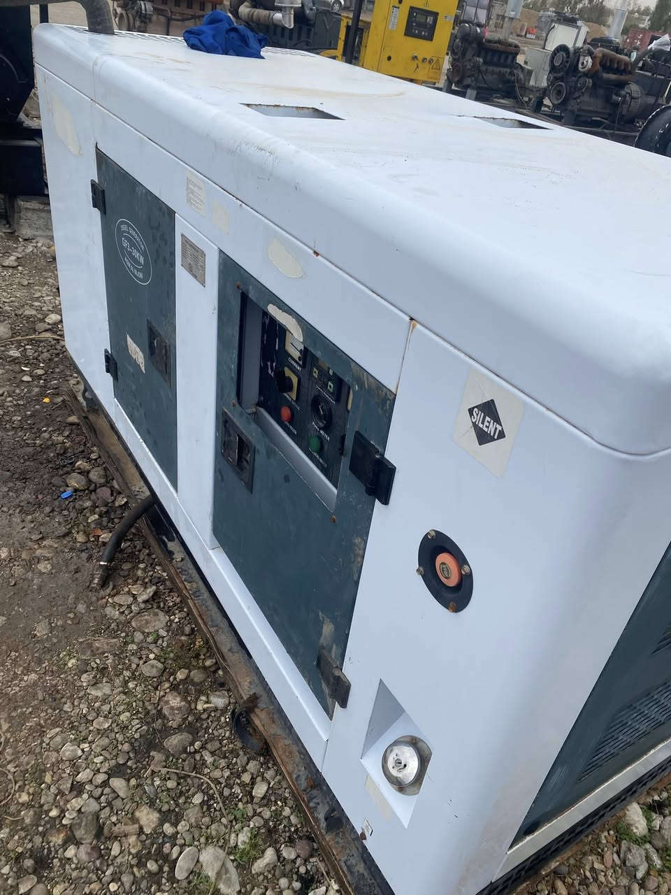 اسلام عليكم بيركنز النجوم  ٤ بستم سوبر كاتم  مشتغل قليل ما مفتوح لا صرف ولا بخار ٣٨ كيفي مكان ديالى  ***********
