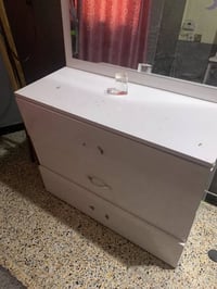 ميز تواليت • مستعمل • ماسكات الغزالية