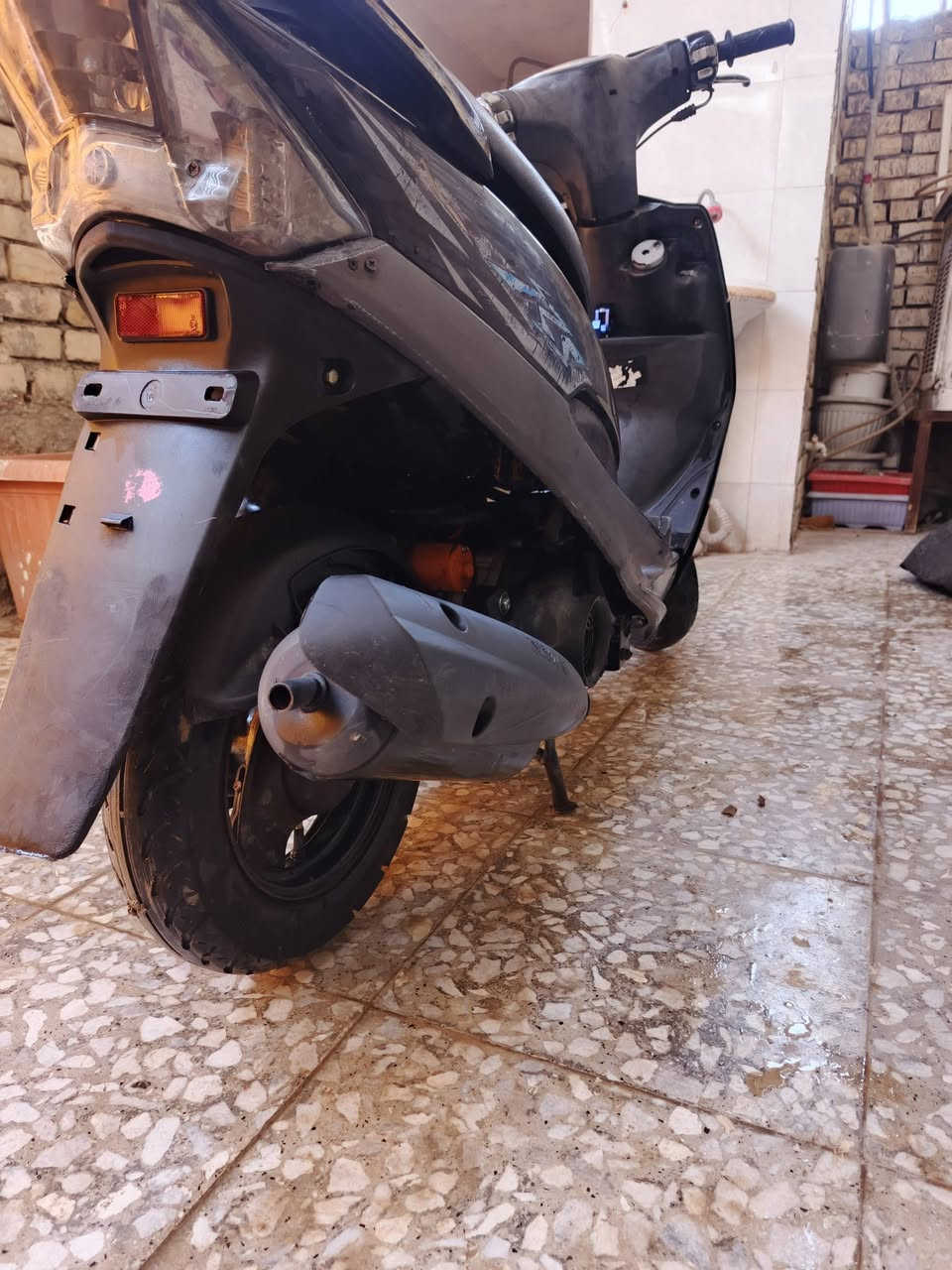 سلام عليكم شباب عدله كلشي بيه بلادي مكينه مكفوله برغي ما مفتوح بيه ختم واحد دراجه شغاله سلف هندر كهربايات كله شغال  متوازي عل بيع عنواني بغداد بلديات سعر 600 شي قليل حك الجيه اي ستفسار
***********
