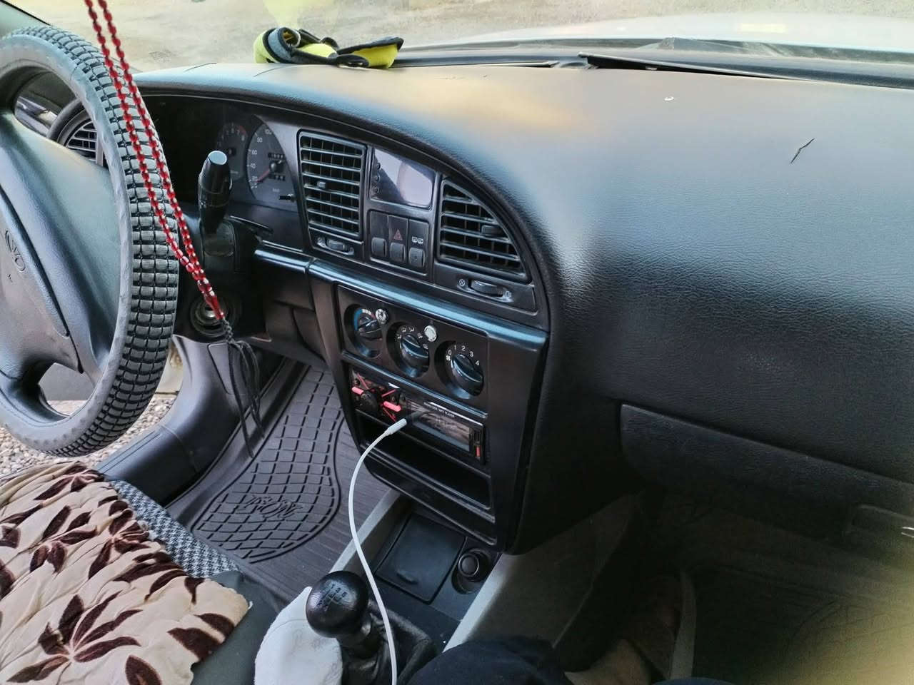 السلام عليكم 
السيارة للبيع 
دايو نوبرا موديل 2000 كير عادي حجم 16 رقم انبار مشروع وطني سنوية لل 29 الشرعي بالشرقاط تحويل ثاني يوم من صلاح الدين 

السيارة شادلها مشط ستيرن جديد باتري جديد تواير جدد صدرها نظيف غرفتها نظيفه كهربائياتها كلها شغالة 
لايت عالي ناصي اشاير دبل اشاير جوم اربعتهن كهربائية كيج حماوة كيج سرعه رون كلها شغالة كيج بانزين شغال بس الطوافه نكطع وايرها 

السيارة اقتصادية بالبانزين حيل بس بيها بداية نفخ

السعر 30 وبيها مجال شي قليل المكان الشرقاط الحي العسكري
متواجد خاص 
ارقام الاتصال
***********
***********
