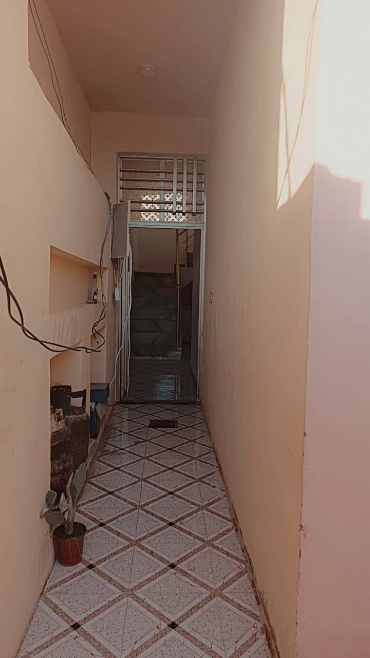 ♛ياﷲ دار للبيع مساحه ١٠٠م خامس بيت عن الشارع
♛اساس صب   البناء طابوك السقف صب وتشاريف 
♛ يحتوي على غرفه و صاله واستقبال  و  مطبخ و صحيات داخليه وخارجيه  
♛ سعر الدار 45 مليون  وبي مجال
♛العنوان الكوفه البراكية شارع المطار القديم قرب اسواق بركات الزهراء

للأستفسار الاتصال او المراسله ع الرقم ***********
