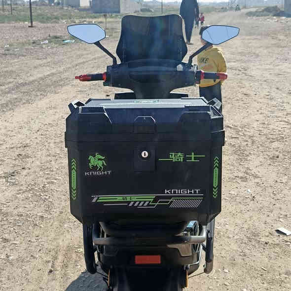 سلام عليكم
للبيع MR دراجه شحن 
السعر مليون و١٠٠ او مراوس ادراجه بوكسر 
للاتصال ***********
