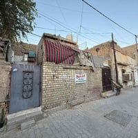 دار للبيع طابقين معزولات فوك باب وحد جوه باب وحد   البناء قديم تقريبا ...