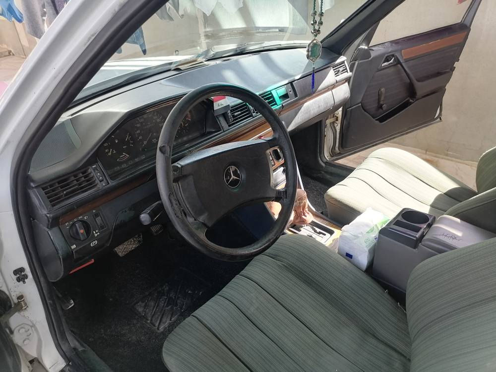 مارسيدس دب ابيض اللون
موديل 87 محدث
مكينة 2500 ديلكو لاصرف ولا بخار
رقم أربيل دولي بأسمي
تبريد تدفئة شغال
دفتر بانزين موجود
العنوان كركوك
السيارة مال بيت... جاهزة
*********** كركوك, العراق
