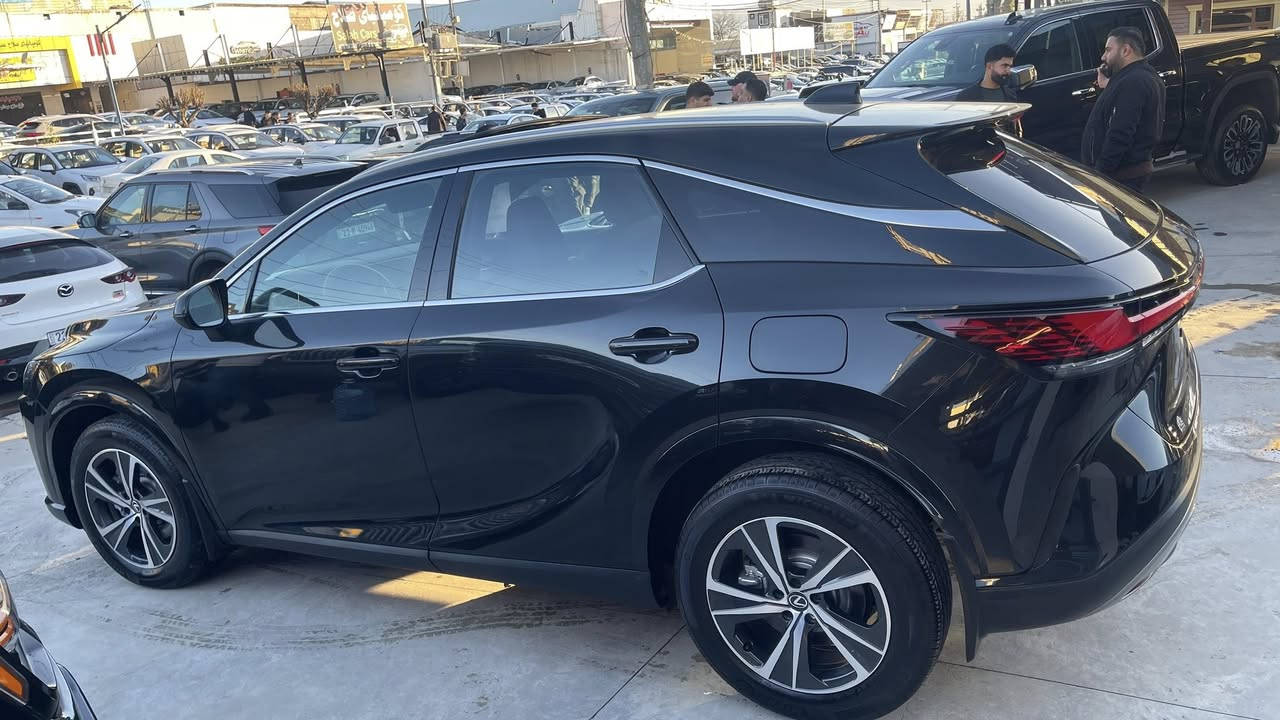Lexus Rx 350H
Hybrid
لێگزز ئاڕ ئێکس ٣٥٠ مۆدێل 2024 هایبرید سەیارەکە نمونەیە لە جوانی 
تەنها ٧ هەزار ڕۆشتووە
مواسەفات:
AWD
ڕادار 360
سڵاید
شەحن وایەرلێس
بەسمە
ئاوێنە ڕادار
ساردکەرەوەی کوشن
گەرمکەرەوەی کوشن
تەحدید سورعە
کوشن کارەبا
لاییت لید
شەغال
شاشە گەورە
ئەپڵ کارپلەی
ئەندرۆیت ئۆتۆ
بارگاویکردنی بێتەل
کوشن میمۆری
زۆر مواسەفاتی دیکە
ژمارەی تەلەفون:***********
واتساپ&ڤایبەر✅

LEXUS RX 350H 2023
 
لكزز RX 350H  هايبرد  
المسافة المقطوعه 7000 فقط

المحرك 2500cc هايبرد 
الموديل 2024

                  ======= الاضافات👇👇 ======

فتحة 
شاشة كبير. 
دفع رباعي 4x4.
رادار امامي 
 مانع تصادم
تصحيح مسار
مانع انزلاق
تحديد مسرب .
نقطة عمياء .
مثبت سرعة
هاند بريك كهربائي 
كاميرا خلفيه  
كراسي جلد 
كراسي كهرباء
طارة مدفية .
كراسي مدفية + مبردة
بصمه أبواب
بصمه تشغيل
تحكم ستيران
شاحن وايرلس 
تشغيل عن بعد سياره 
‎اضويه اماميه زنون LED
كشافات ضبابي LED 
اضويه خلفيه LED
حساسات خلفيه  
باب خلفي كهرباء
نظام GPS+ خرائط 
3 انظمة قياده Sport /ECO / Normal
كندشن مركزي امامي + خلفي 
بلوتوث 
مدخل AUX + USB
***********
