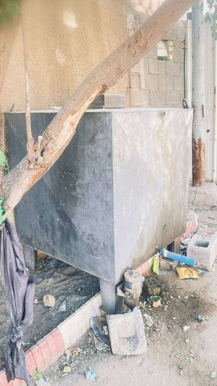 سلام عليكم مولد دويز أبو الصاروخ نظام تبريد ماء  4بستم نظام سوبر  100كي في 400امبير  جدا جدا جديده 
نظام سبيد حماية كامله فول مواصافات   مع تانكي 1000لتر حديد ثقيل
مكان بغداد  رقم ***********
