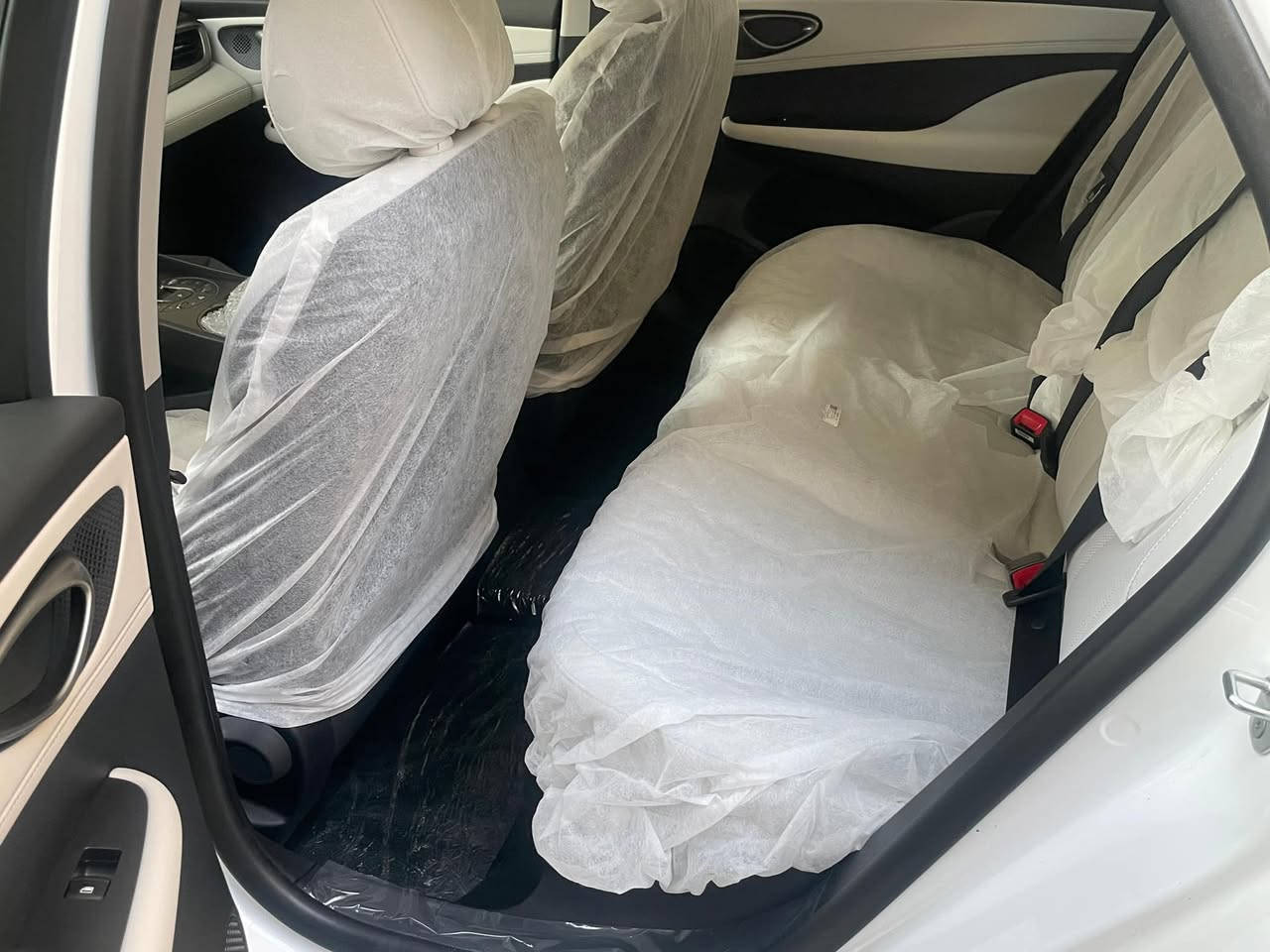 السلام عليكم 
byd sel5 سيل5 
2025 زيرو غير مستخدمه
رقم بغداد مثبت لوحات
بأسمي 
بصمه وكارت وارضيات
 وغراضها كامله 
مكان السياره بغداد الكراده
غير متواجد على الفيس
السعر 21500000 مليون
للاستفسار الاتصل على الرقم
***********

