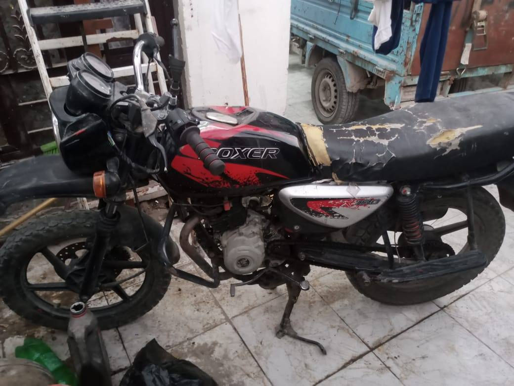 سلام عليكم دراجه بوكسر موديل 21 دراجه اوراق كامله كبل ترقم مكينه ادخن ويرادله ترتيبات  مكانه البياع. سعره  700 وبيه مجال  ***********
