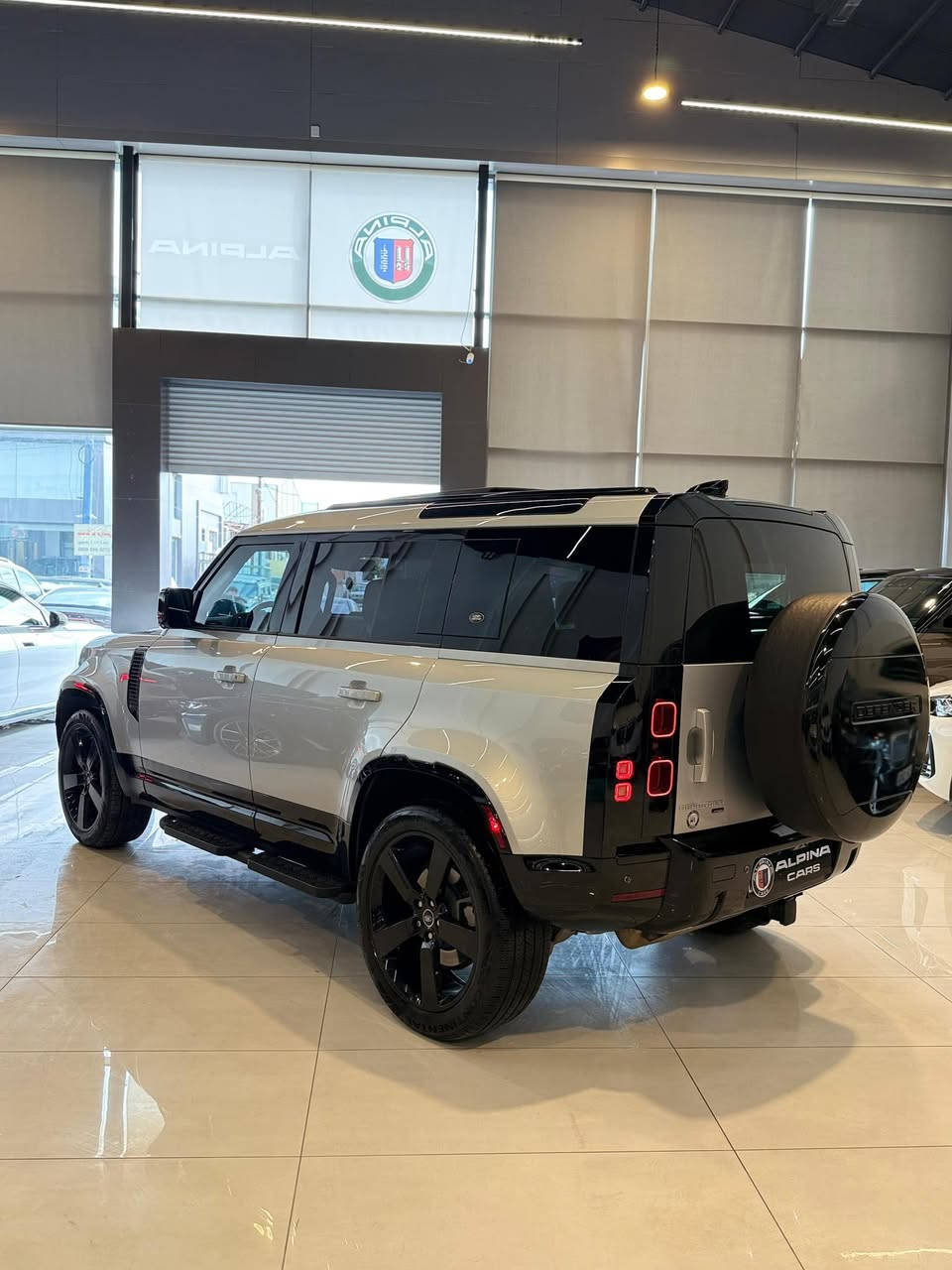 سلام عليكم 
*********
Land Rover defender
P 400
ساڵ : 2022
بزوێنەر : V6 3.0L
بگۆری بزوێنەر : automatic 
سوتەمەنی : بنزين 
نرخ :555$🔥
دۆخ : بەکارهاتوو
كلين تايتل  
ماوەی ڕۆشتوو: 62 miles  
تابلو ئوتومبێل : هەولێر  
***********
Land Rover defender
P 400
السنة : 2022
المحرك : V6 3.0L 
ناقل الحركة: automatic
نوع الوقود : البنزين
الحالة: المستخدم 
السعر : 555$🔥
عدد اميال :62 miles
كلين تايتل كفاله عامه      
رقم السیارە:اربیل
**********
***********
***********
عنوان :اربيل معرظ الپينا
