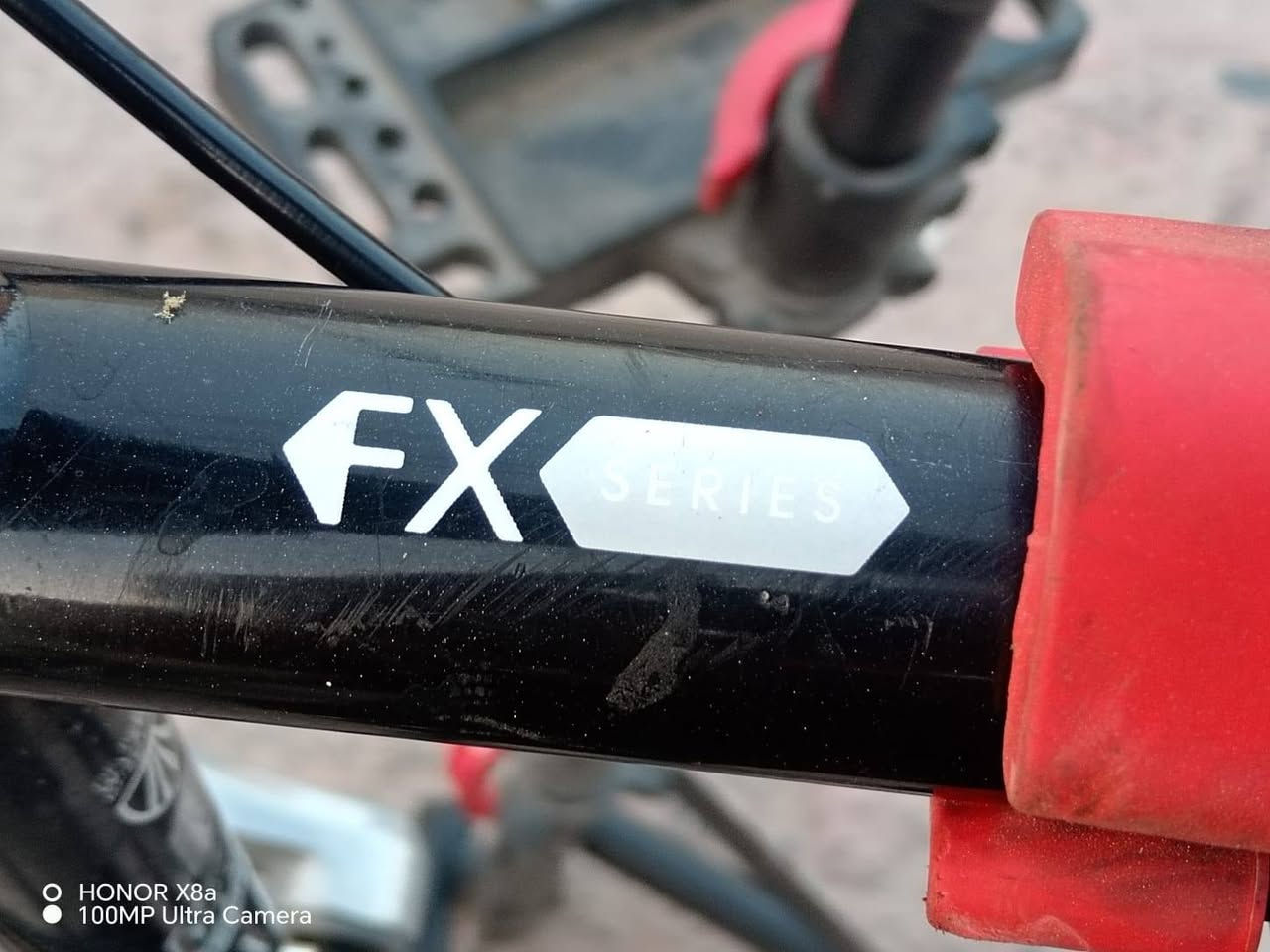 السلام عليكم اخوان بايسكل للبيع 
TREK
C700
حجم الفريم 44.5
سيت شيمانو 3امامي 8خلفي 
ويلات BONTRAGER 
تايرات واحد BONTRAGERوالثاني شوالبي 
دارجه حلوه نضافتها زينه 
البريكات شغالات 
البدلان شغالات 
سعرها 165الف قفل السعر نهائي 
توصيل متوفر جميع المحافظات 
رقم ***********
