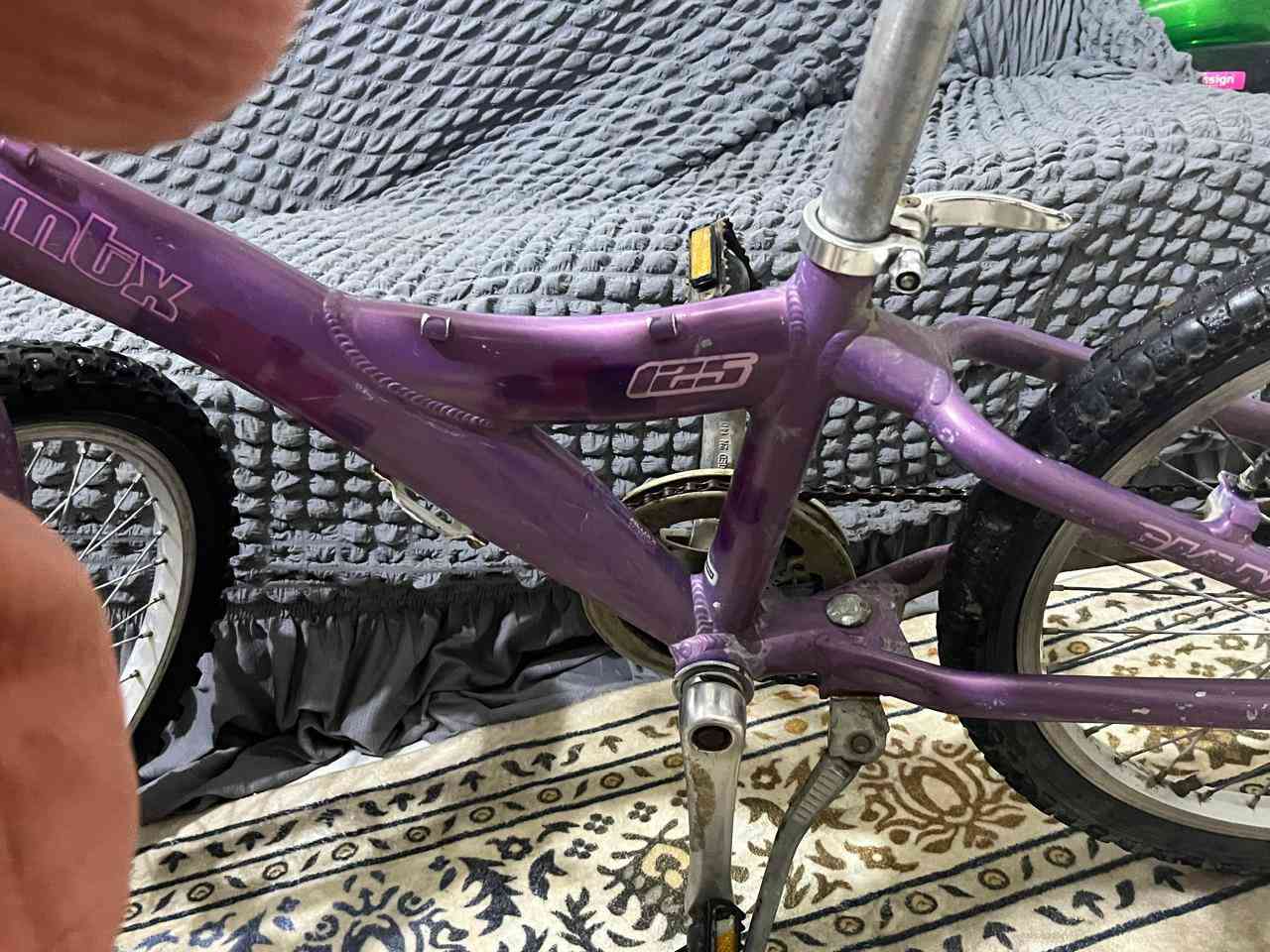 باسكل ياباني اصلي شتريته ٧٥ بيع ٥٠وبيه مجال بسيط شرط كلشي شغال  رقمي ***********
