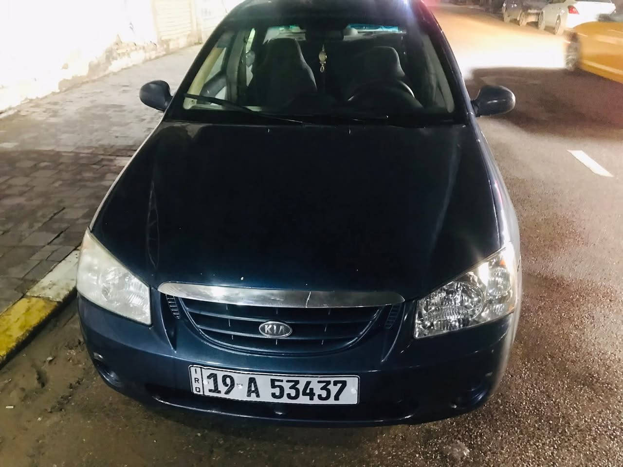 للبيع سبكترا موديل 2005 مكينة 2000 ضرره مأشر بالصورة فقط التكمه بدون گص او لغد ضربته بمكان عالي ولا القمار بيه شي والجاملغ الخلفي بي معجون قليل سيارة نقصة درايم وكماليات بسيطه والتبريد بي ضعف بالفان فقط كلشي شغال بي ويشتغل العنوان نجف السعر 59 من الاخير.
***********
