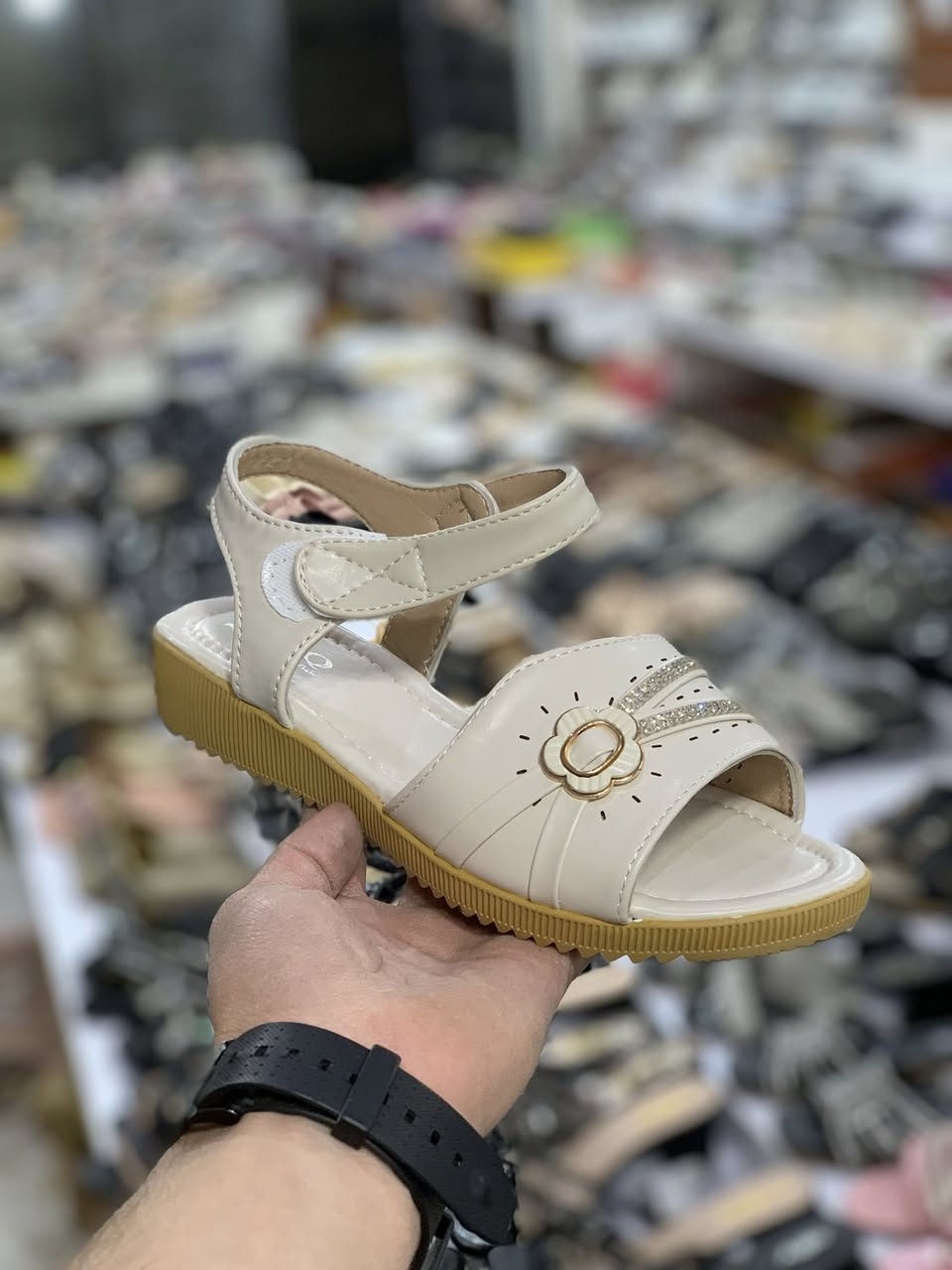 تم وصول مودیلات جدیدة باسعار مناسب
عنوان:سوق جمهوریة-عمارة البرکة-بصف صیاغة غازي

مۆدێلی تازە گەشتبە گونجاوترین نرخ
ناونیشان:بازاری جموری-بینای البرکە-تەنیشت ئاڵتونی غازي


**إذا كنت صاحب هذا الإعلان وتريد حذفه لأي سبب، رجاءا أرسل رسالة إلى الدعم الفني**