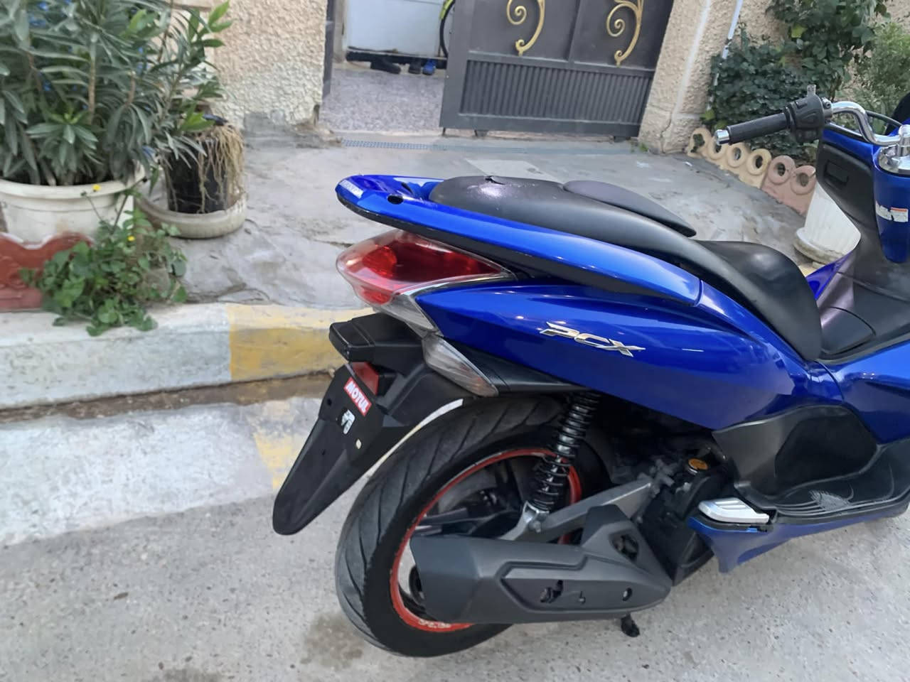 سلام عليكم دراجه جيل الاول لبيع كفاله عامه سعر مليون و 400 شراي يتصل *********** مكان بغداد
