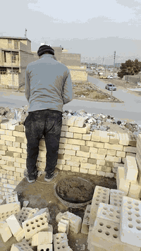 السلام عليكم شغل خالد البناء مصري شغل درجه اولى تسليم مهندس وسعر الناس من الجميع ورقم الواتساب***********
