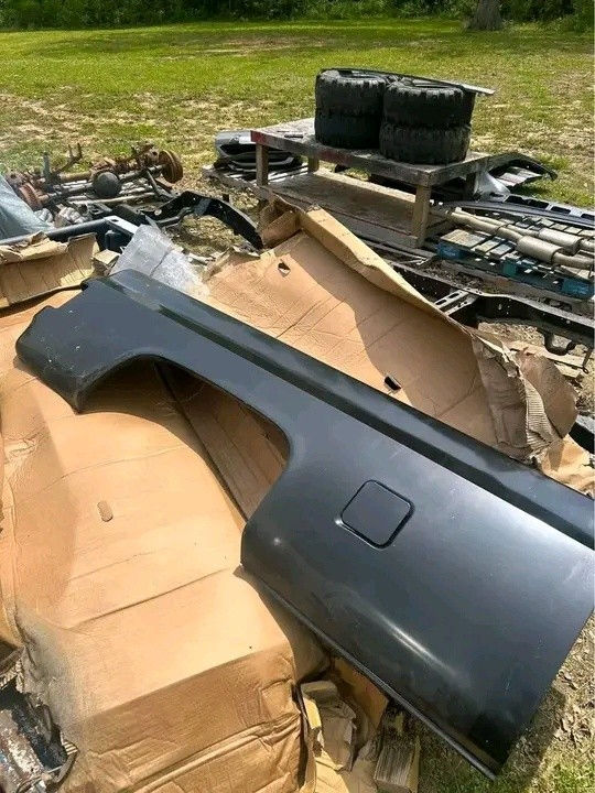 Squarebody Chevy/GMC Truck Parts – Multiple Pieces Available
Selling a variety of classic squarebody truck parts in good condition. These are great for restoration projects or replacements.
Included parts:
Front and rear bumpers (various colors)
Bedside panels / fender sections
Inner bed panel/frame piece
Tailgate (GMC)
Trim pieces and miscellaneous body parts
Condition: Most parts are solid with normal wear from age. Some have been repainted or primed and are ready for prep or installation. No major visible damage, but expect minor scratches or imperfections.
Perfect for: Restoration builds, custom projects, or spare parts.
Message me for pricing, more photos, or specific parts. Can sell individually or as a bundle.


**إذا كنت صاحب هذا الإعلان وتريد حذفه لأي سبب، رجاءا أرسل رسالة إلى الدعم الفني**