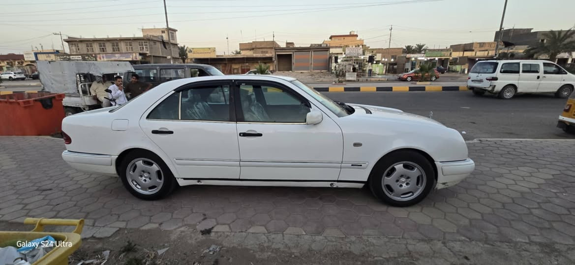 السلام عليكم اخوان من رخصة لادمن المحترم مارسدس ام عيون 96 مكينة خراطيم كير D4سيارة  جاهزة وخير من الله تبريد منضومة جديدة تبريد ثلج رقم بغداد الدولي بسمي سنوية لل 28 سياة مصروف عليها صرف مال جنانة للبيع 85 وبيها مجال قليل ***********
