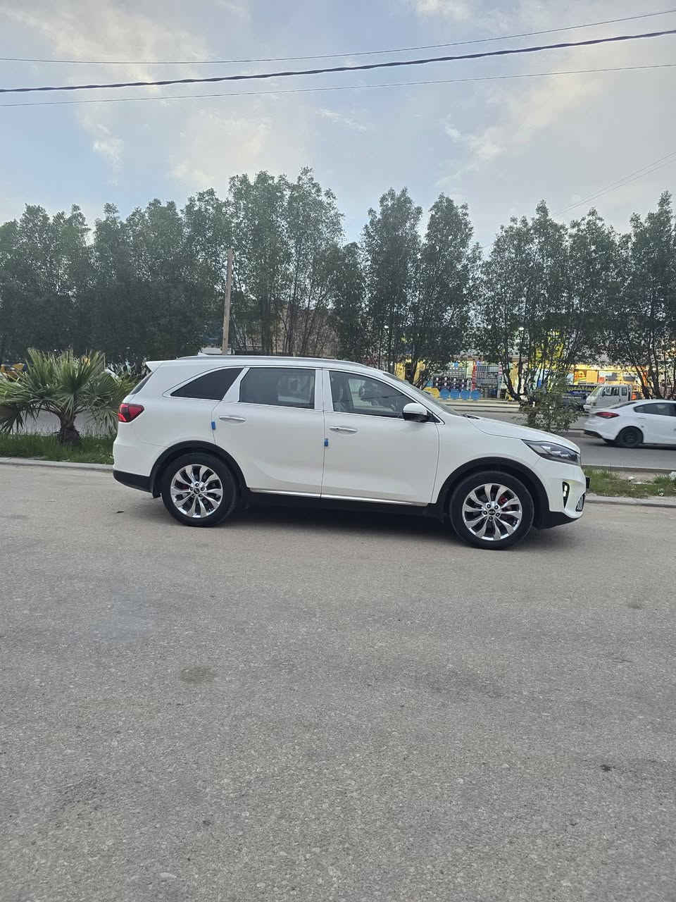 للبيع كيا سورنتو ٢٠٢٠ رقم اربيل  انكليزي ٦ سلندر  مكفوله من ضربه وصبغ وتبديل مكينه وكير على وضع الشركه  ماشيه ٩٥ الف سعرها ٢٥٨ وبيها مجال بسيط النجف الاشرف اتصال ***********
