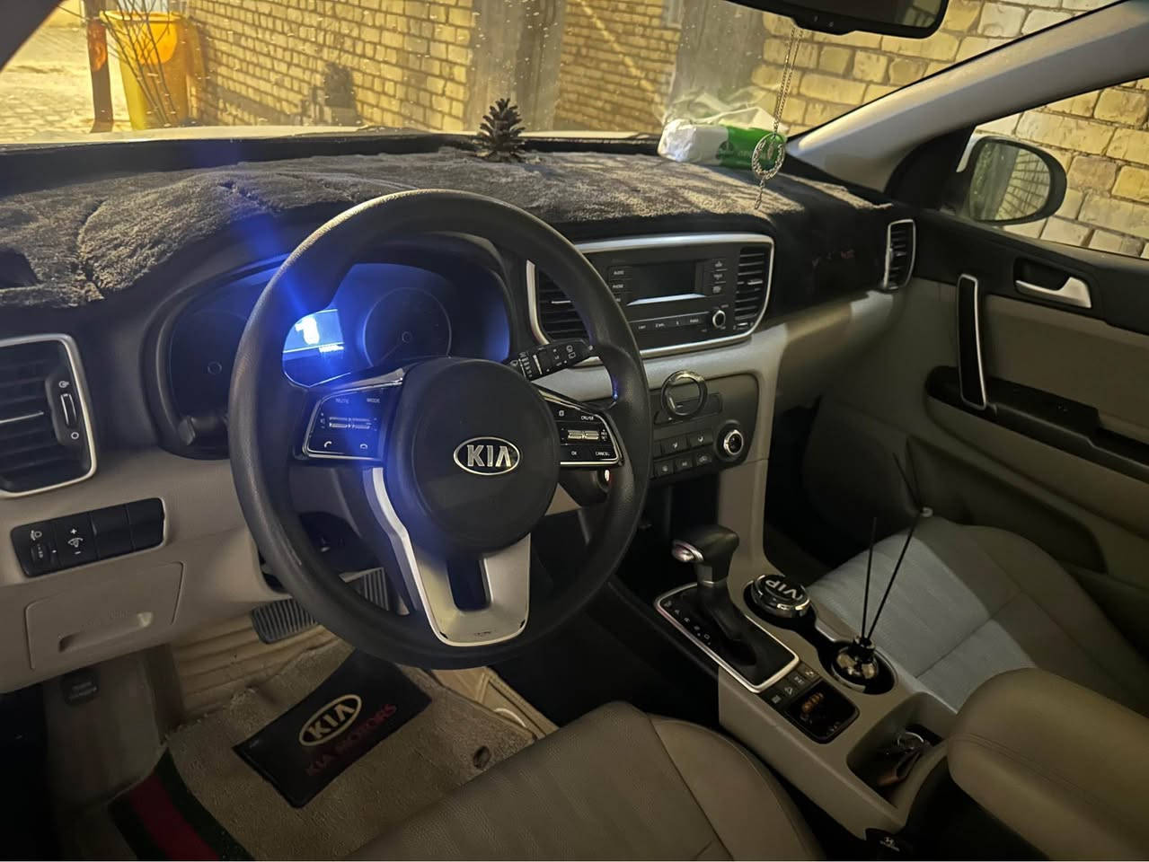 سبورتج 2020 AWD
خليجي كفالة عامة
رقم اربيل تريد وكالة تريد تحويل موجود
بيها بارد بسيط جهة السكن
ماشية ١٤٠ كيلو
نظافة فول 
اشاير بالمري
فول تحكم ستيرن
كروز مثبت سرعة
5 ويلات 
كامرة خلفية
حساسات خلفية
وكلشي واضح بالصور
السعر ١٨٠ قفل البصرة, العراق


**إذا كنت صاحب هذا الإعلان وتريد حذفه لأي سبب، رجاءا أرسل رسالة إلى الدعم الفني**