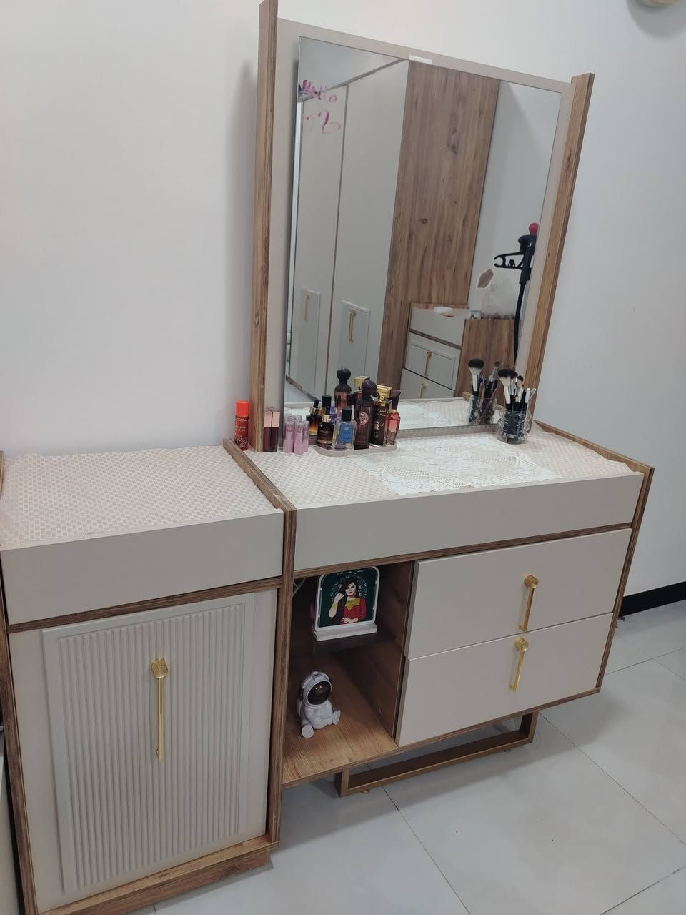 غرفه تركيه للبيع نضيفه كلش وبيها بس ضرر بسيط باخر صوره الي يريدها يدخلي خاص


**إذا كنت صاحب هذا الإعلان وتريد حذفه لأي سبب، رجاءا أرسل رسالة إلى الدعم الفني**