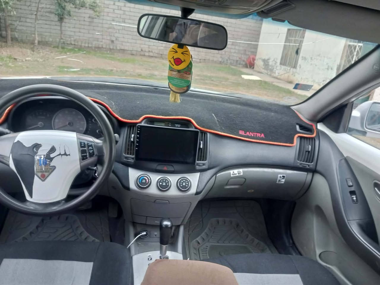 السلام عليكم
للبيع 

افانتي موديل 2008 مرقمه بغداد دولي  

سياره تشتغل نضامين غاز و بانزين 

محرك وگير شرط  تايرات جديد صدر نص عمر 

ضررها باب و جاملق 

السعر 95 وبيها مجال 

باقي التفاصيل اتصل و تدلل***********
