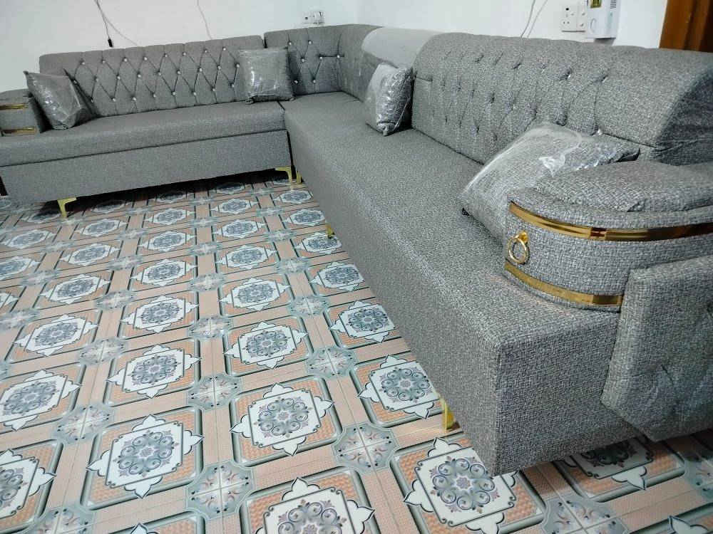 تم وصول وجبه دواوين جديده..  ديوانين  22 نفر 14 متر الموديل شانيل تركي . شغل اربيل درجه اولى كما موضح بالتصوير بلوك خشب اصلي مع كوشات عدد 6  ...الموقع شهربان بلور خلف الگراج قرب الحديقه الجديده للأستفسار اكثر الاتصال على الرقم التالي ***********
