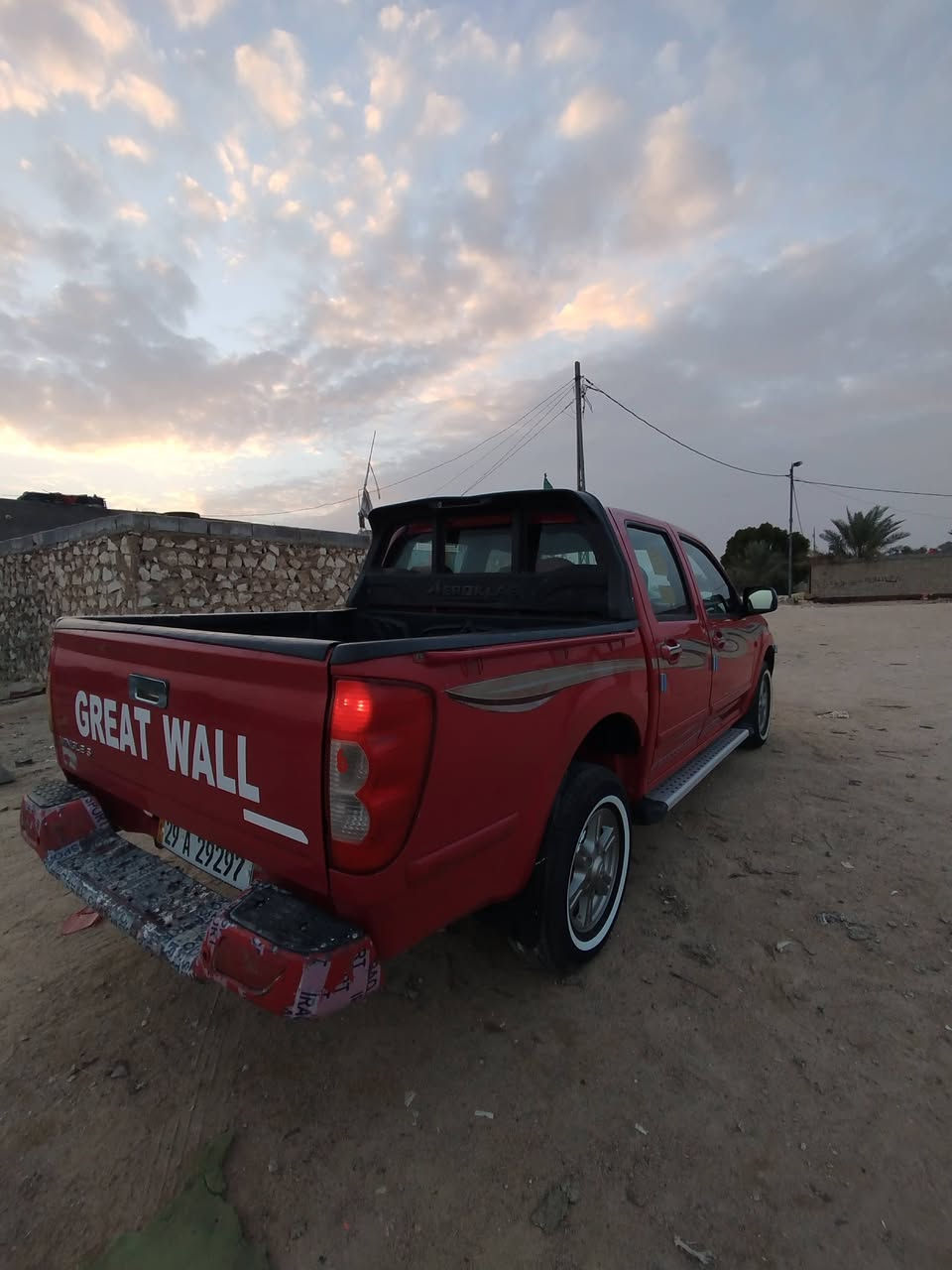 بيع مستعجل .. السعر  ( 76 ) فقط 

 كريت ويل. 2015 .شرط كفاله عامه من كلشي 
كفاله من الفتح والتبديل والصبغ وظربه. مكينه وكير شرط النظافه 
حداديه جديده . تخم تاير قبل اسبوع . تبربد + تدفئه بشرط 
دولي .رقم مميز 29.29297 .تحويل مباشر .
النجف الاشرف..***********
