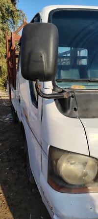 سيارة حمل فنتيرا ام عيون موديل 2000 العنوان بغداد الزعفرانيه 077114925...