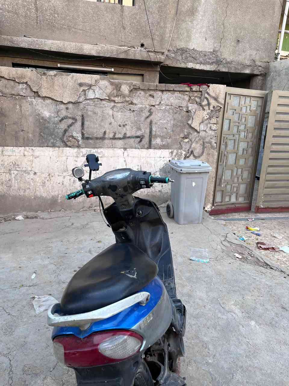 للبيع ب ٣٠٠ او مراوس مكاني الدوره ***********
