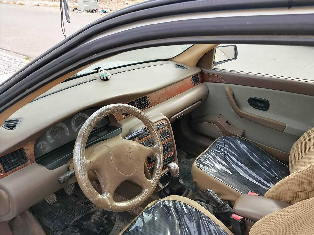 سلام عليكم سمند ٢٠١١ سياره مكفوله كفاله عامه كير ومكينه 
وحداديه وتبريد وتخم تاير كله جديد سياره مال جناي
دوشمه جديده سياره علا وضع الشركه تحويل مباشر
مكان السياره واسط مركز المدينه السعر تصل ودلل *********** وتساب
