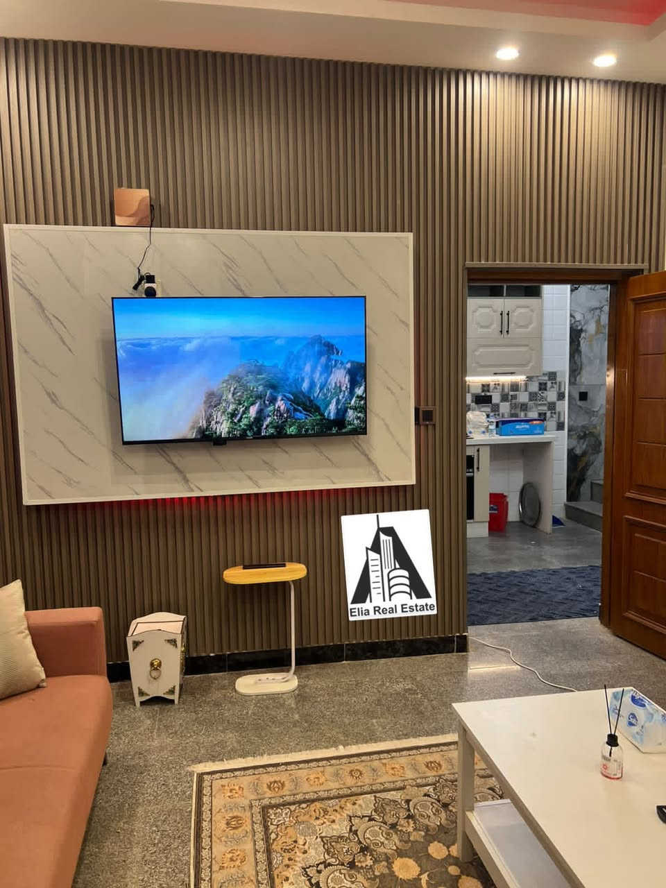 مكتب إيليا للعقارات
للأيجار في السيدية 
دار مؤثث بلكامل درجة اولى .. 
مساحه 75 متر واجهه 8 متر 
يحتوي على 
استقبال ومطبخ وغرف نوم عدد 3 وصحيات 2 
الدار مؤثث ومجهز بلكامل 
يؤجر تجاري او سكني 
بدل الايجار مليون ونص + تأمينات 
الموقع الاقتصاديين شارع الخيزران 
مقابل مطعم اكليل الجبل 
شارع 20 متر ورصيف 5 متر 
للاستفسار 

***********
