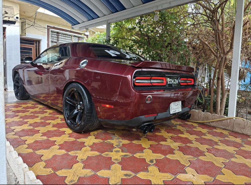 السلام عليكم جالنجر ٢٠١٩ رقم واسط تحويل مباشر سياره بيه ٤ قطع جملق وبنيد وباب تبديل وبيه جملق ثاني صبغ مامي سياره جديده ماشيه قليل كير ومكينه حداديه مكفولات ب ١٣٢ قفله 
كوت قضاء الحي ***********
