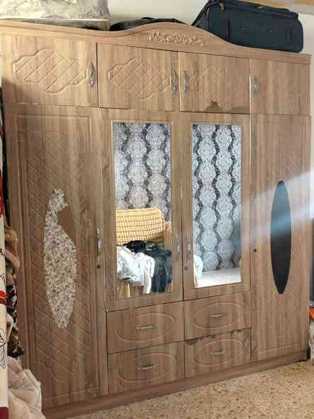 للبيع غرفة صنع تركي مكان نجف الاشرف سعر 150و بيها مجال ***********
