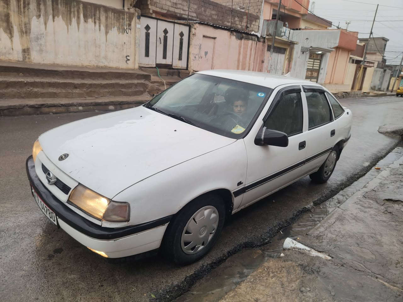 من رخصة الادمن.. السلام عليكم
اوبل فكترا GL حجم 18 موديل 1991, بدون صبغ بدون تبديل تبديل بدنه فقط وتصليح الدواير فقط السياره ارقام جديده مع السنويه وبأسمي شرط التحويل... السعر 50 ورقه 
***********
