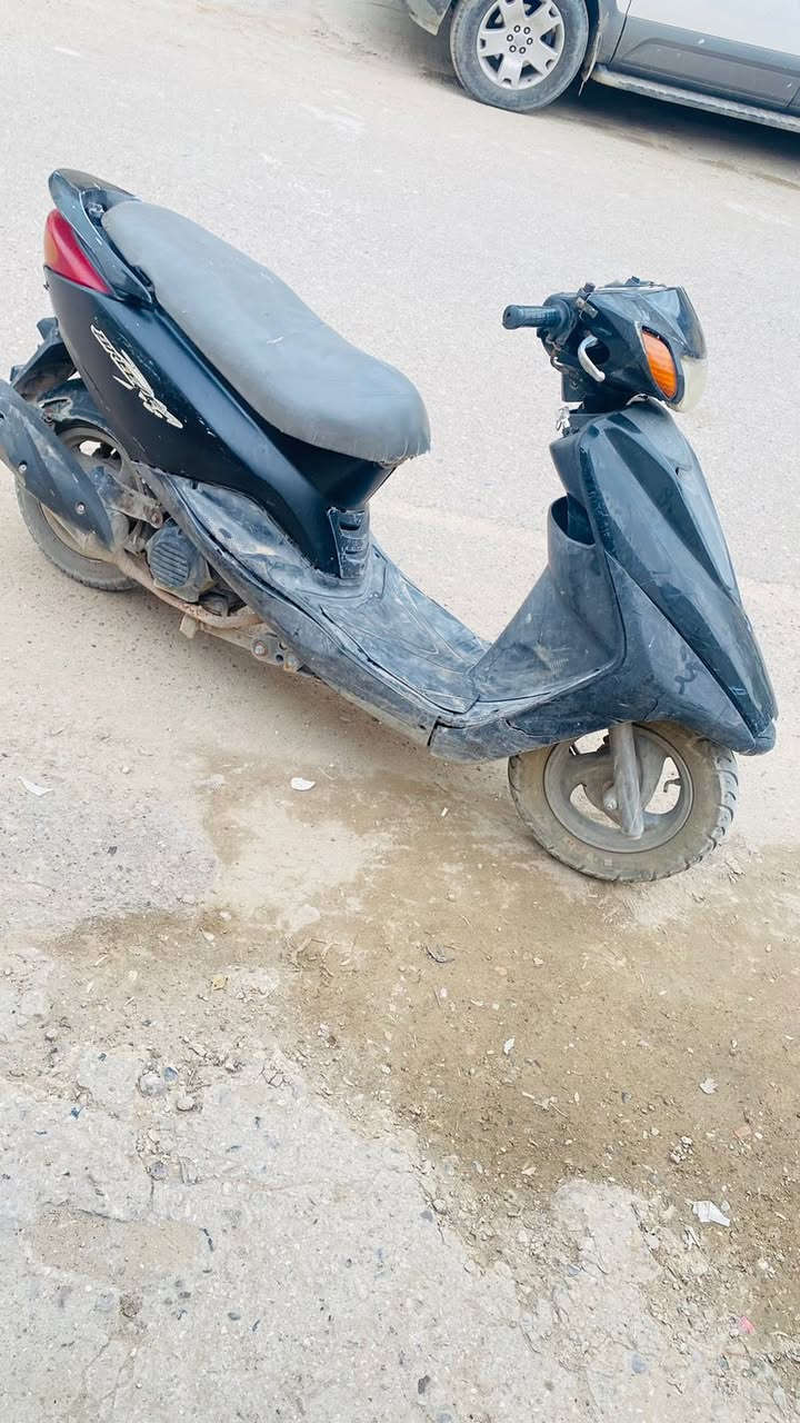 دراجه بريز   تشتغل هندر اوراق الدراجه موجوده للبيع السعر 300 
بغداد بلديات
 ‭0770 586 7649‬
