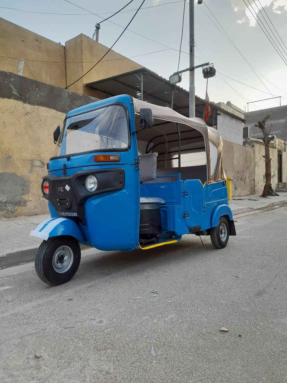 باجاج 2021 رقم وسنويه مكينه مفتوحه تكتك جاهزه السعر 6و500 الشراي يتصل *********** مكاني البصره الحيانيه
