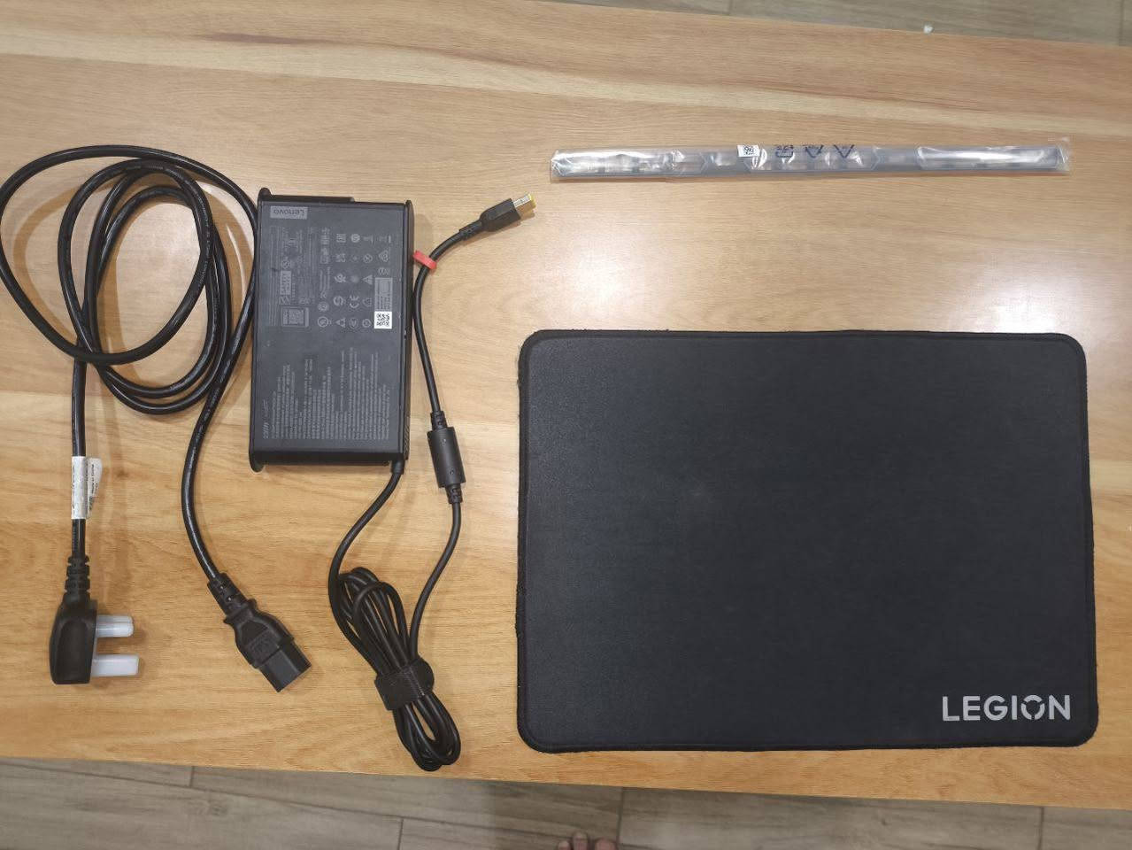 لابتوب Lenovo Legion 5 16IRX9 🔥
المعالج: intel i7 - 13650HX⚡ 

كرت الشاشة: RTX 4060 8GB 140W✨ 

الشاشة: دقة (2.5K (2650x1600 مو FHD يعني العب بدقة ووضوح خياليات وحجم 16.0" وبانل IPS و165hz الوانها صافية ورهيبة

الرامات: 16GB DDR5 5600hz🏎️

التخزين: الاصلي 512gb PCIe 4x4 بسرعة 8000 MB/s
واضافي 1TB m.2 lexar PCIe 3x4 بسرعة 3500MB/s يعني حمل العاب وصور لحد ما تمل
 
البطارية: 80Wh وكفائتها حاليا 90%

ملاحظة: الجهاز انفتح مباشرة ورة ما اشتريته داخل المكتب نفسه حتى نضيف تخزين 1TB وما انفتح بعدها ابد

ويتوافر وياه كل ملحقاته الاصلية من شاحنة و ماوس باد وغيرها بالاضافة للكارتونة والكاتلوجات كاملة مع وصل الشراء
بالاضافة لقاعدة تبريد بمراوح هدية وي اللابتوب🎁 
السعر 1,530,000 د.ع وبيه مجال

موجود ايضا 
كونترولر gamesir G7 SE بكامل ملحقاتها والكارتونة سعر 30

وسماعة hyper x cloud 2 ابيض ووردي مع المايك والكارتونة سعر 50

ماوس Razer DeathAdder Essential ابيض سعر 25

سبب البيع: بلشت سادس وما اكدر العب بعد
الموقع:الديوانية

اي استفسار عن القطع وحالتهن او اي شي بالخاص

#لابتوب_للبيع
#لابتوب_مستعمل
#لابتوب_Gaming


**إذا كنت صاحب هذا الإعلان وتريد حذفه لأي سبب، رجاءا أرسل رسالة إلى الدعم الفني**
