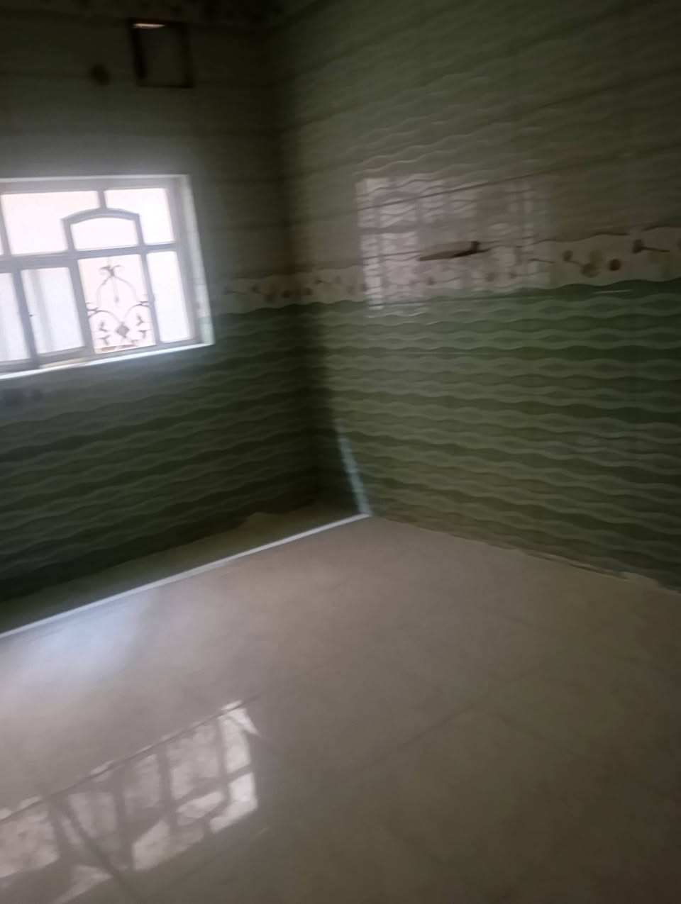 للايجار حي الصحه الايجار 350قفل بيت كبير بيه 3غرف نوم محتاجين عائلة صغيره حسب طلب صاحب الدار 
***********
